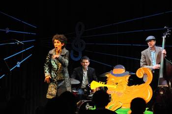 'Matze mit der blauen Tatze' &copy;mini.musik