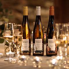 Weinverkostung &copy;Landesweingut Kloster Pforta, Foto: Tina Peißker